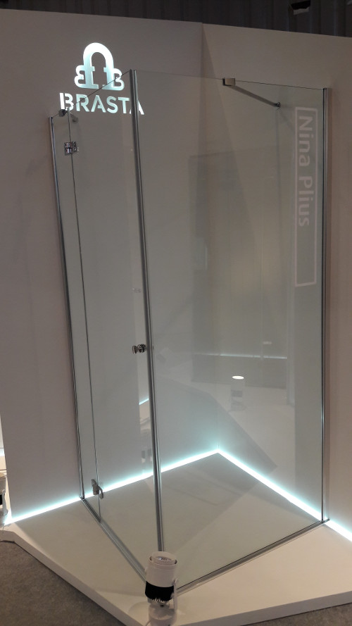Dušo kabinos ir sienelės su integruotais į stiklą lankstais
